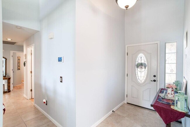 Building Photo - BEAUTIFUL HOME IN SACRAMENTO!!