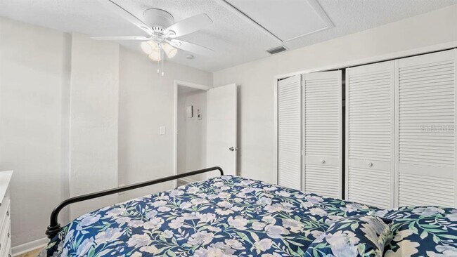Building Photo - 3905 Del Prado Blvd S