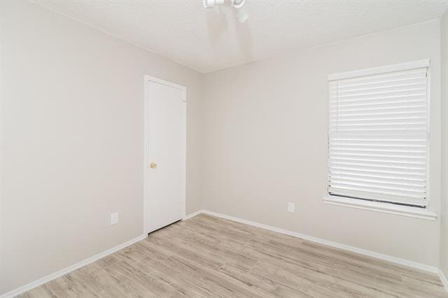 Building Photo - 733 Paisley Dr
