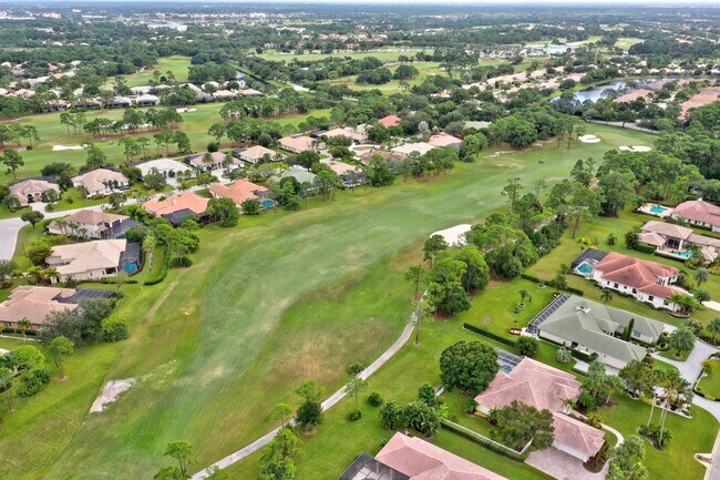 Building Photo - 8028 Plantation Lakes Dr