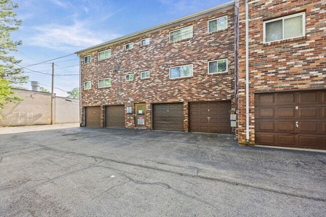 Building Photo - 729 Cedarwood Terrace