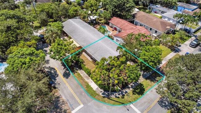 Building Photo - 1619 SW 8th Ave