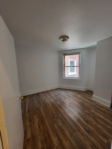 Building Photo - 4834 Sansom St