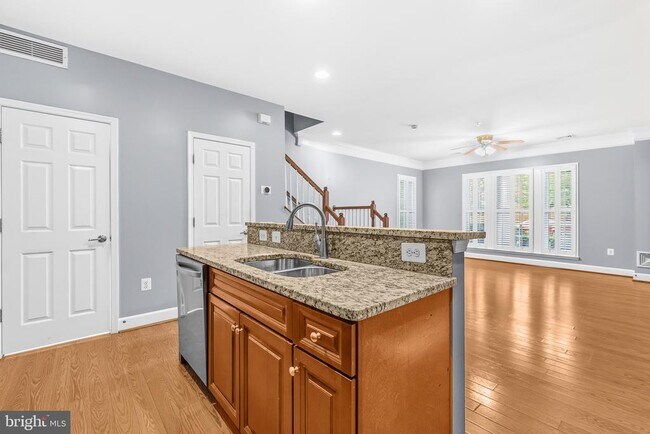 Building Photo - 2392 Brookmoor Ln