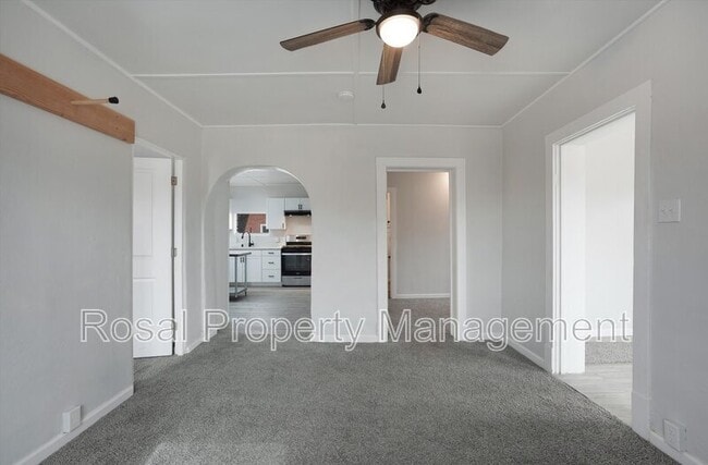 Building Photo - 815 John St