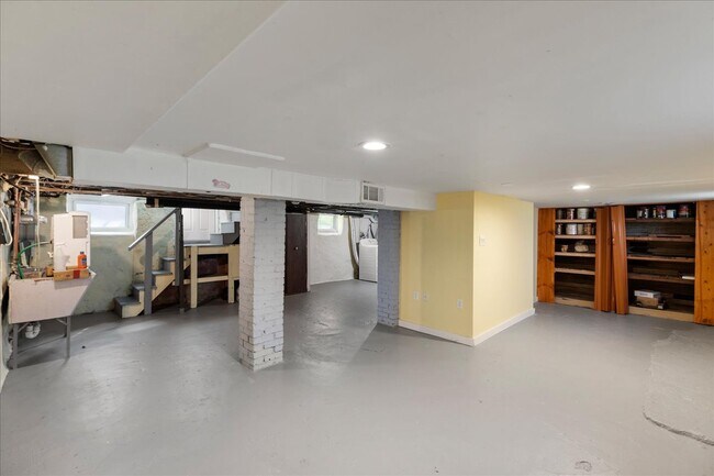 Building Photo - 218 New Jersey Ave