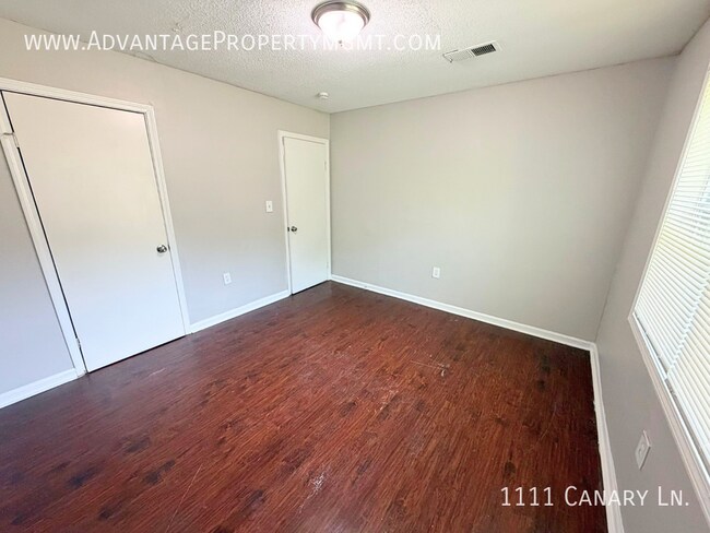 Building Photo - 1111 Canary Ln