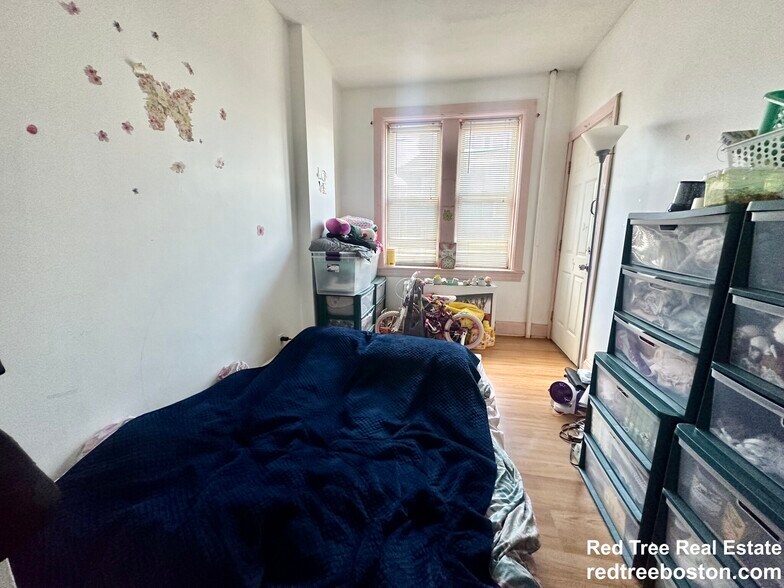 Building Photo - 56 Park Vale Ave