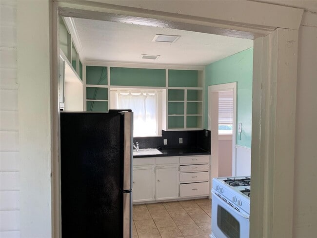 Building Photo - 5900 Velasco Ave