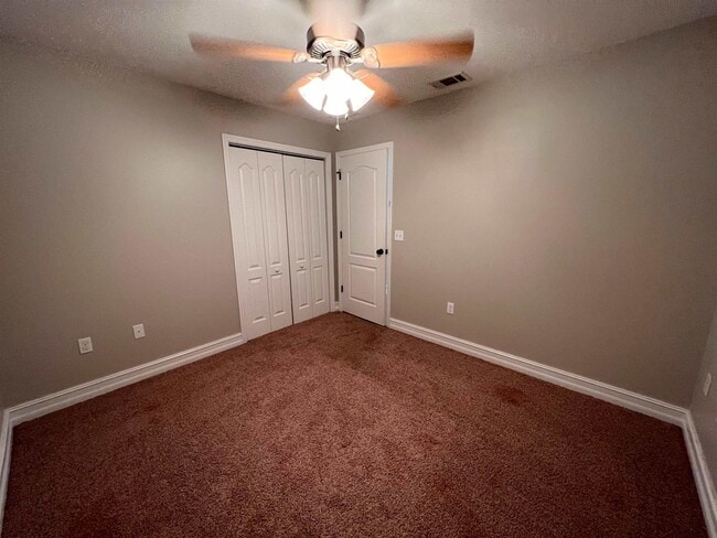 Building Photo - 37 Cochise St