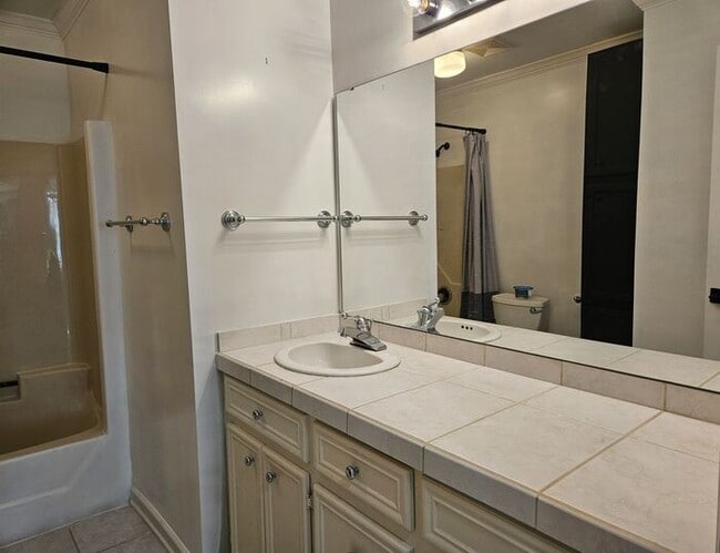 Building Photo - Gillcreek at Forest Lake