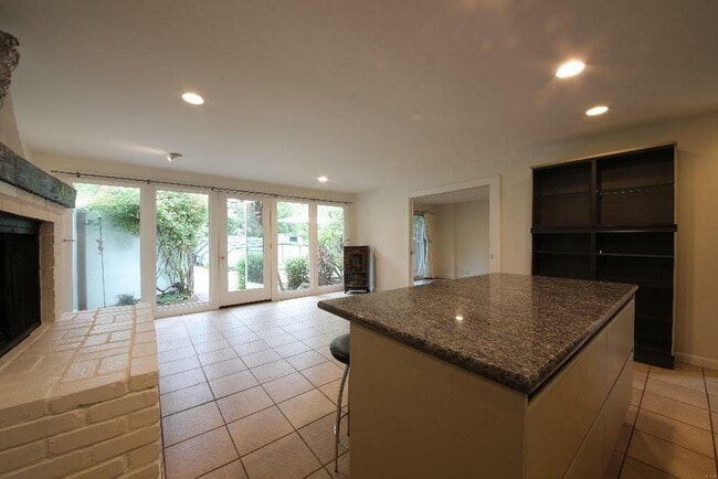 Building Photo - 122 Baltimore Ave