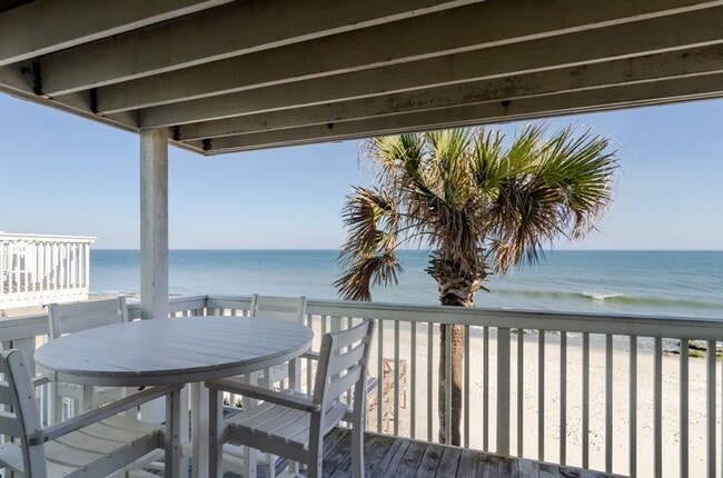 Building Photo - 2102 Surfrider Ct