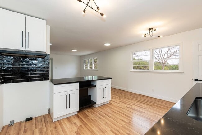 Building Photo - Huge Four Bedroom Home!