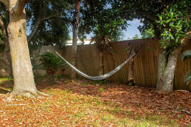 Building Photo - 404 Ridge Wood Cir