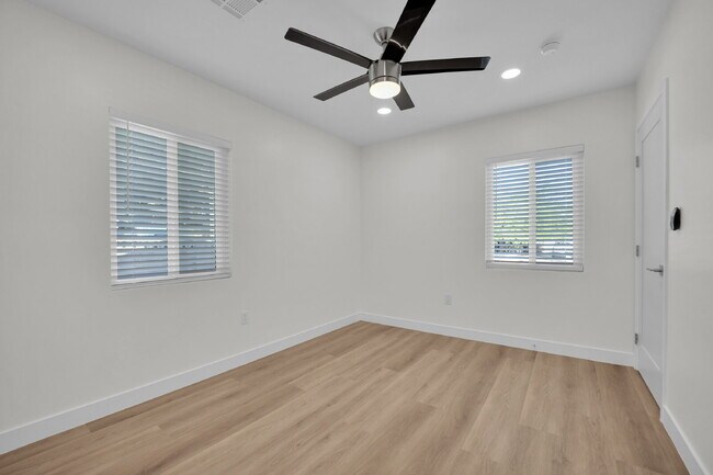 Building Photo - Beautifully updated 3-bedroom, 2-bath sing...