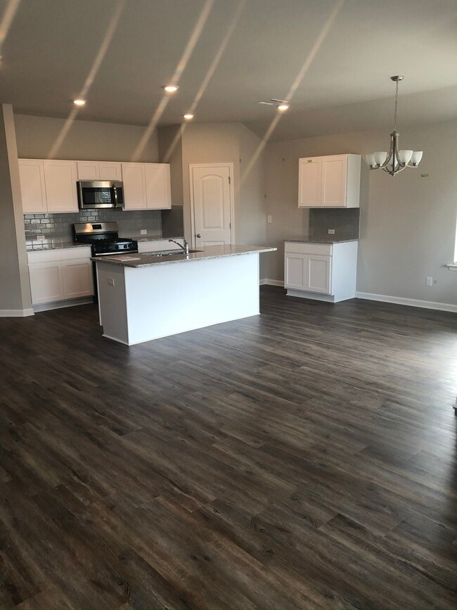 Building Photo - 37085 Rustic Ln