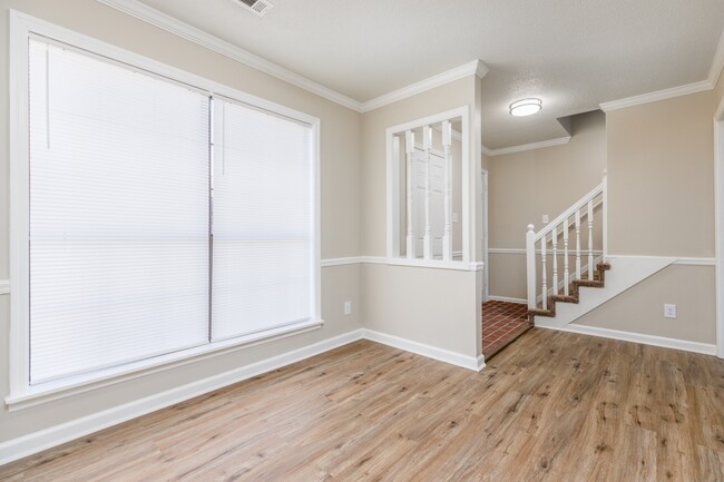 Building Photo - 2808 McDonald Ct SW
