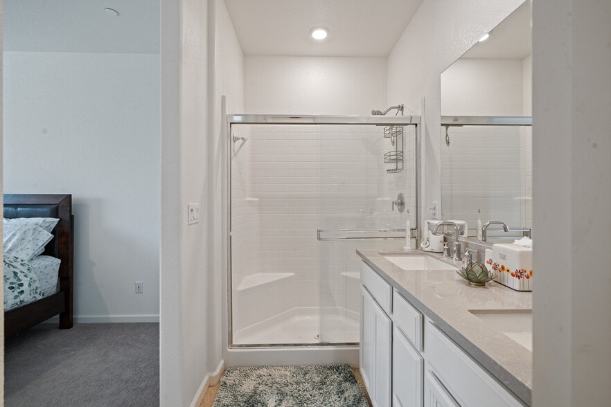 Building Photo - 3324 Pruett Dr