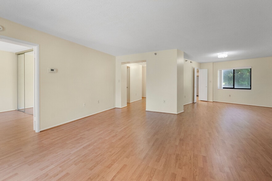 Generous & Inviting Footprint - 15115 Interlachen Dr