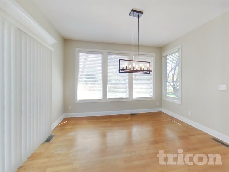 Building Photo - 16885 W 161st Terrace