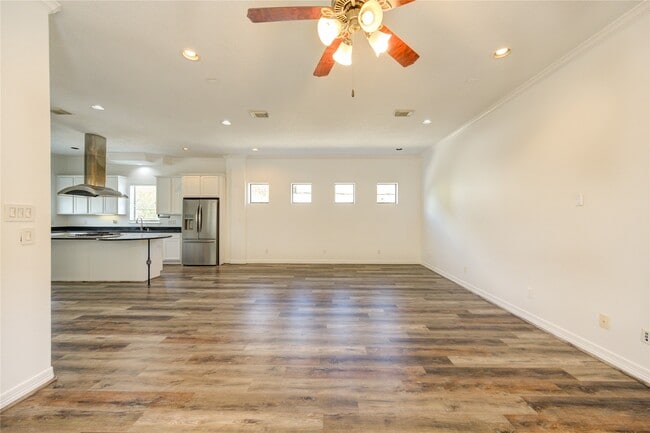 Building Photo - 5701 Kiam St