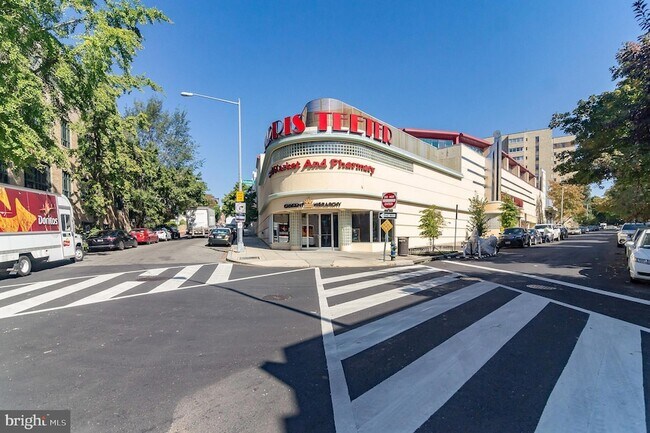 Building Photo - 2321 17th St NW