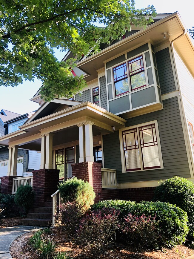 Building Photo - 1043 Antioch Dr NE