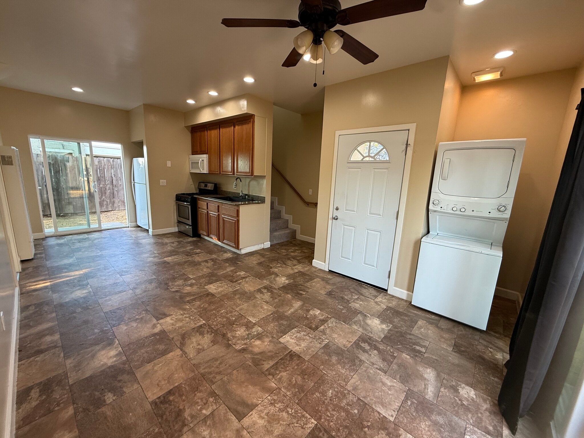 Building Photo - 5448 Mary Lane Dr