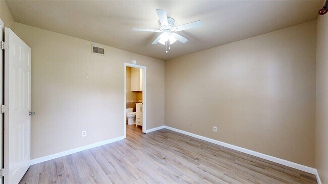 Building Photo - 805 San Pedro Dr