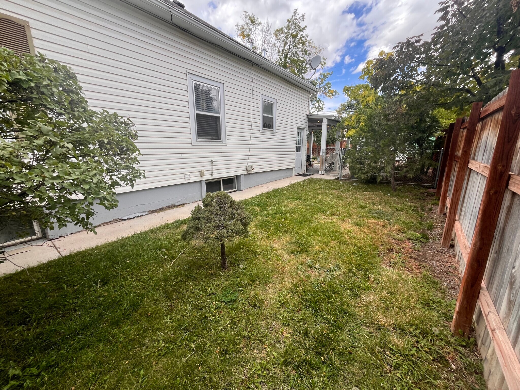 Building Photo - 212 Teller Ave