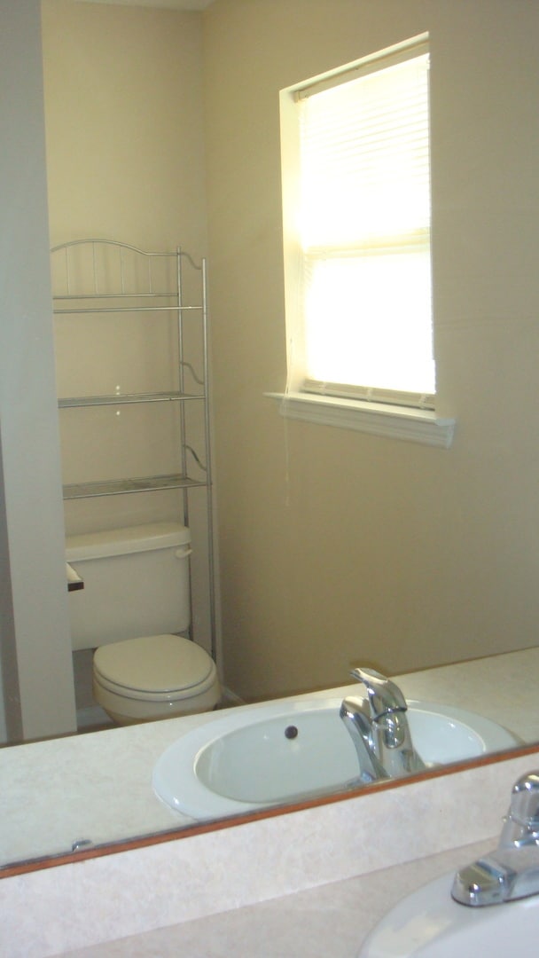 Building Photo - 5761 Emily Ln