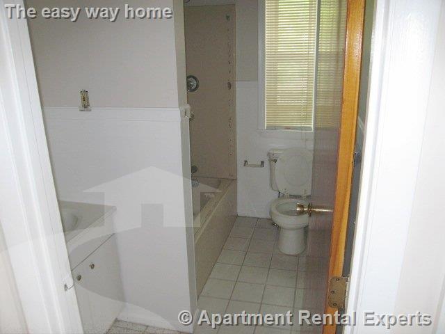 Building Photo - 107 Brookline St