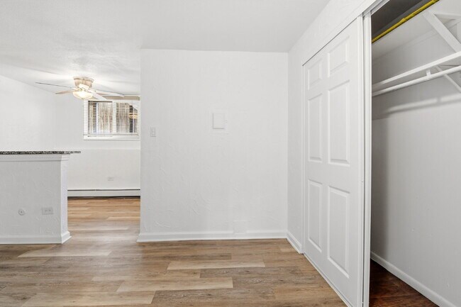 Building Photo - $1,520.95 - 2 bed, 1 bath updated ground floor Condo in Lakewood with In Unit Laundry
