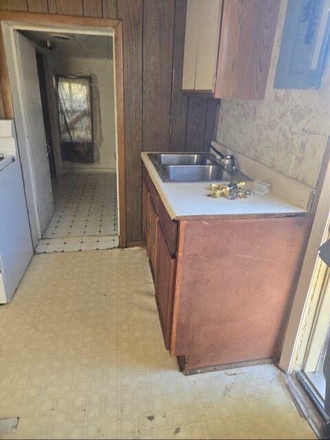 Building Photo - 1615 Cherry St