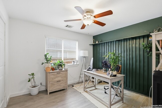 Building Photo - 414 Willow Grove Dr