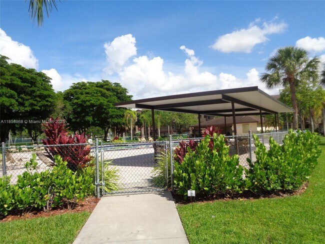 Building Photo - 901 SW 138th Ave