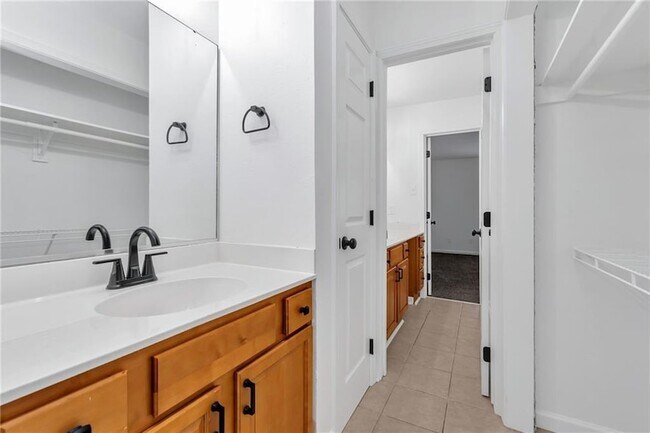 Building Photo - 2916 Jean Lafitte Pkwy