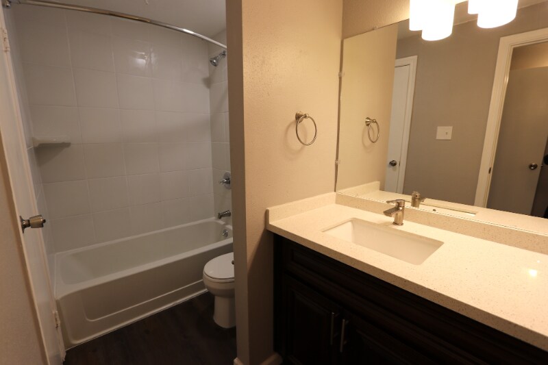 Building Photo - 8800 Westplace Dr