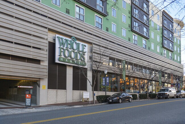 Building Photo - 2/2 Gem in Grosvenor Park!