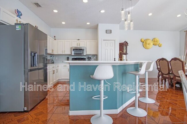 Building Photo - 403 Corvina Dr