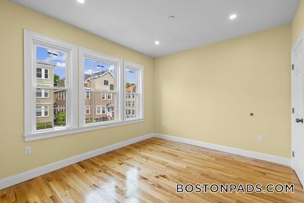 Building Photo - 29 Fessenden St