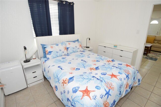 Building Photo - 156 146th Ave