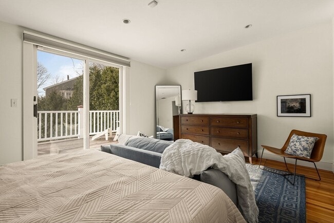 Building Photo - 59 Harbor Ave