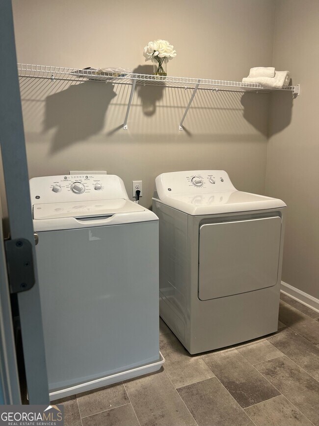 Building Photo - 43 Cobalt Ln