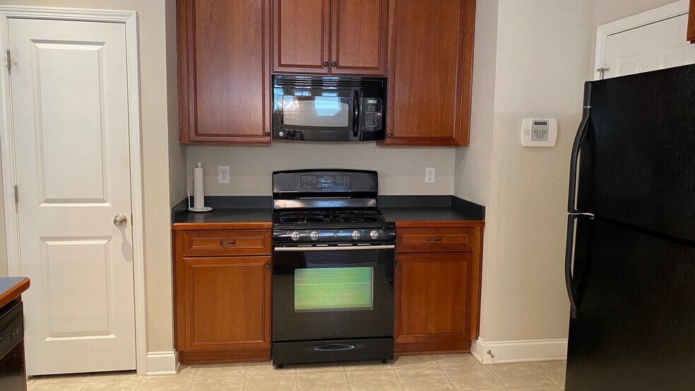 Building Photo - 120 Denby Cir