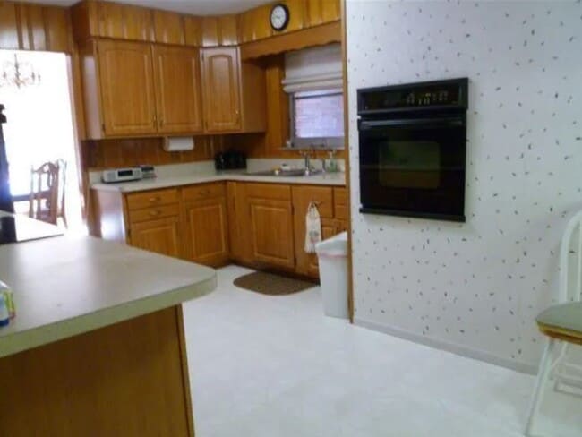 Building Photo - 5720 Old Pfeiffer Ln