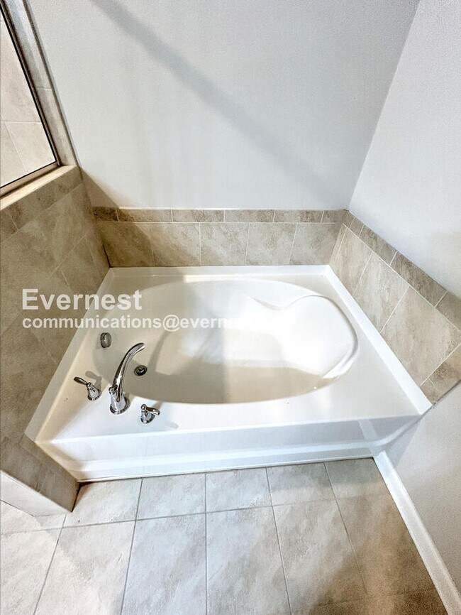 Building Photo - 4152 Grapevine Loop