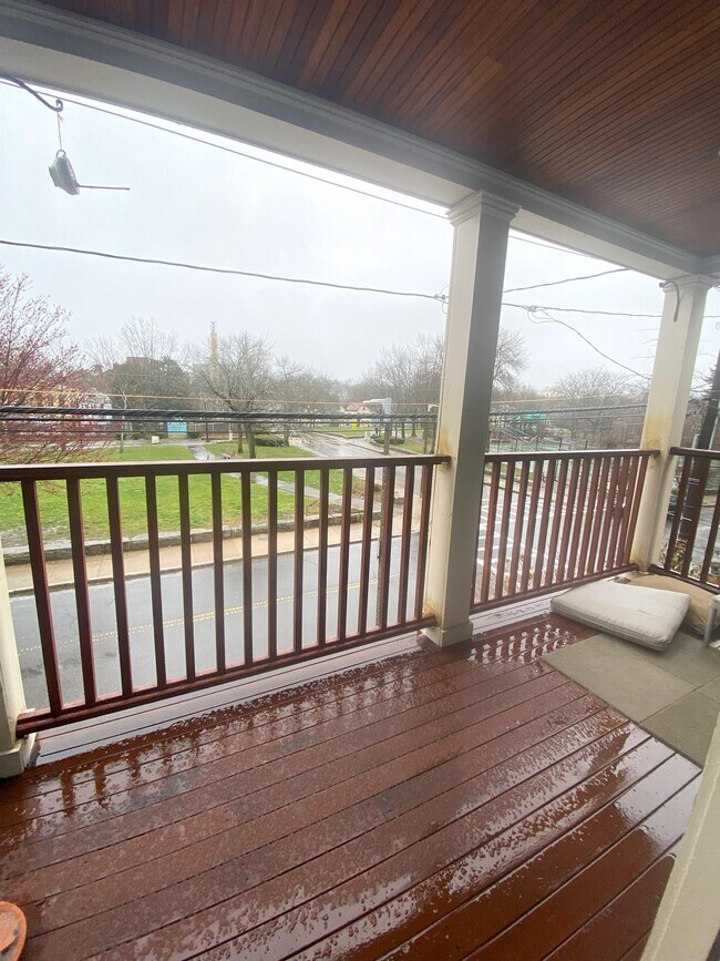 Building Photo - 241 Lamartine St