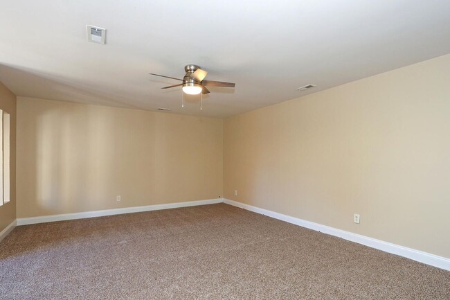 Building Photo - Welcome to this stunning 5 bedroom, 2.5 bath home nestled in the desirable location of Cornelius,...